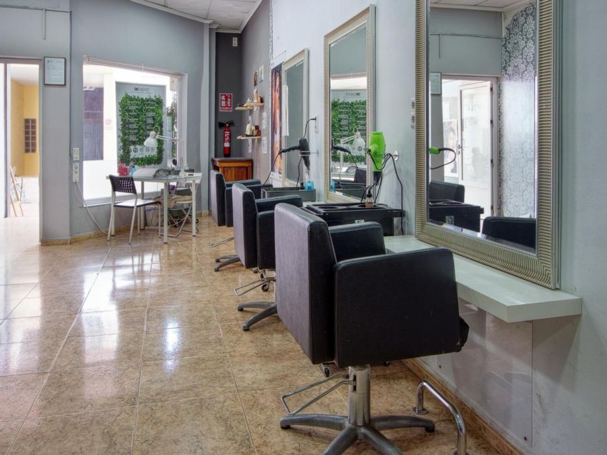 Espanha ¡Oportunidad de inversión! Local de Peluquería Totalmente Equipado en Venta