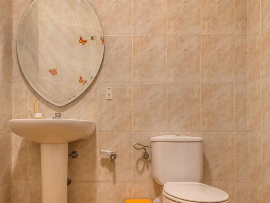 Espanha ¡Oportunidad de inversión! Local de Peluquería Totalmente Equipado en Venta