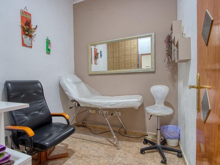 Espanha ¡Oportunidad de inversión! Local de Peluquería Totalmente Equipado en Venta