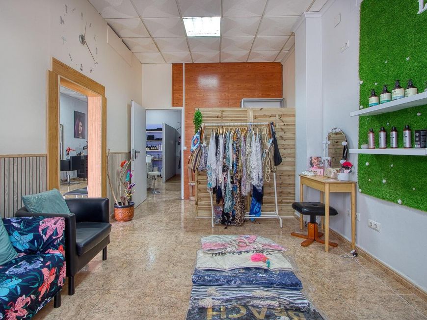 Espanha ¡Oportunidad de inversión! Local de Peluquería Totalmente Equipado en Venta