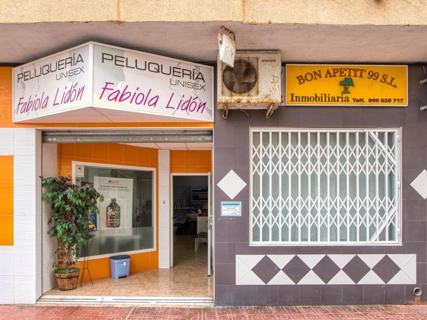 Espanha ¡Oportunidad de inversión! Local de Peluquería Totalmente Equipado en Venta
