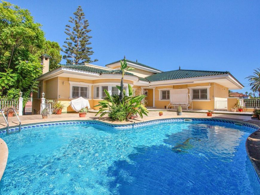 Španělsko Opportunity for a luxury villa with more than 500m2 of living space