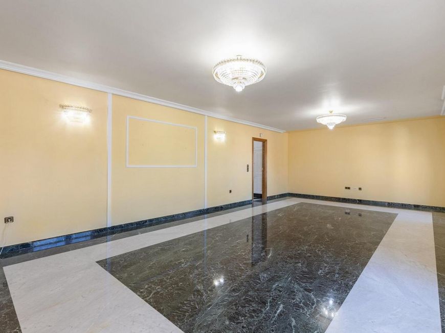 Španělsko Opportunity for a luxury villa with more than 500m2 of living space