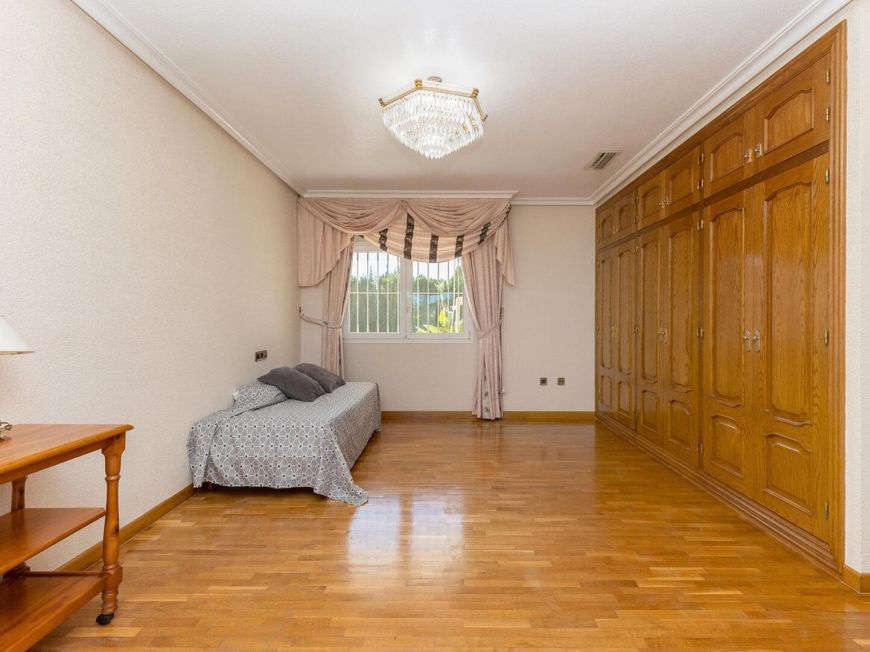 Španělsko Opportunity for a luxury villa with more than 500m2 of living space