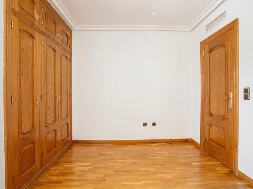 Španělsko Opportunity for a luxury villa with more than 500m2 of living space