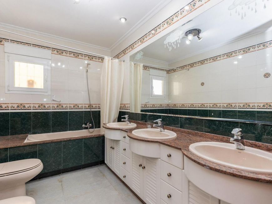 Španělsko Opportunity for a luxury villa with more than 500m2 of living space