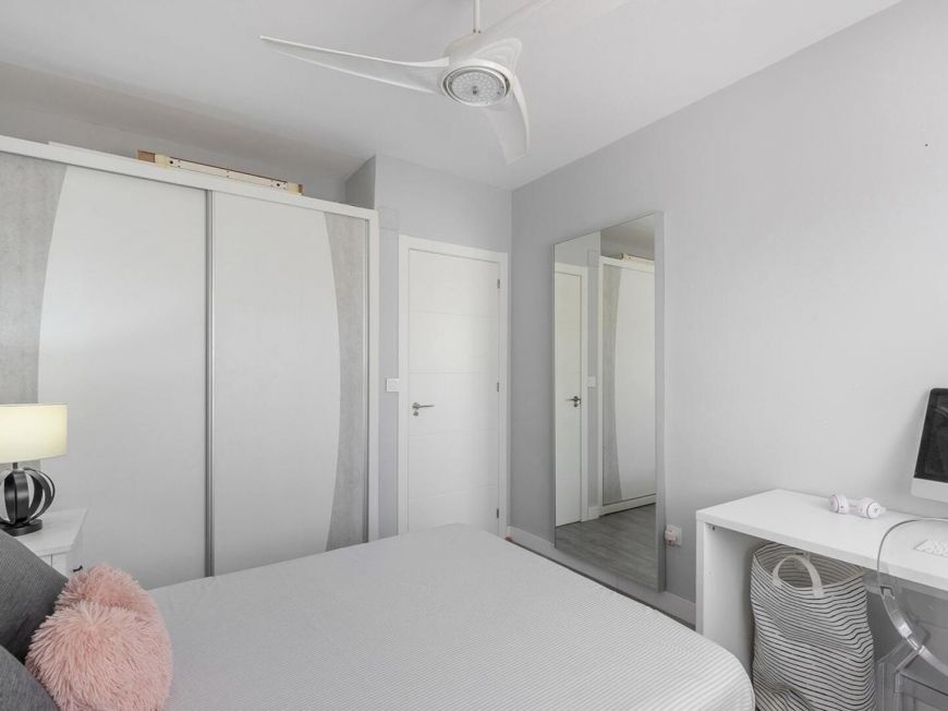 Španělsko Renovated apartment in Viñamar IV with parking space