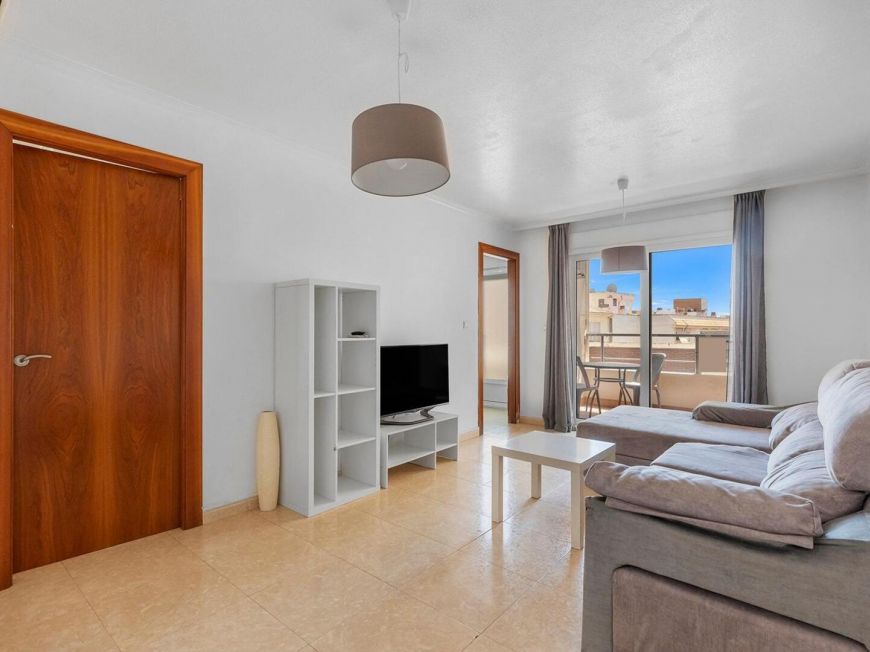 Španělsko Opportunity in the center of Torrevieja with 3 bedrooms and 2 bathrooms