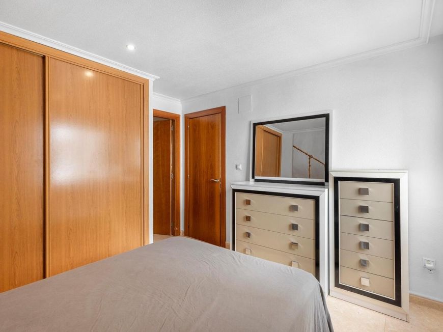 Španělsko Opportunity in the center of Torrevieja with 3 bedrooms and 2 bathrooms