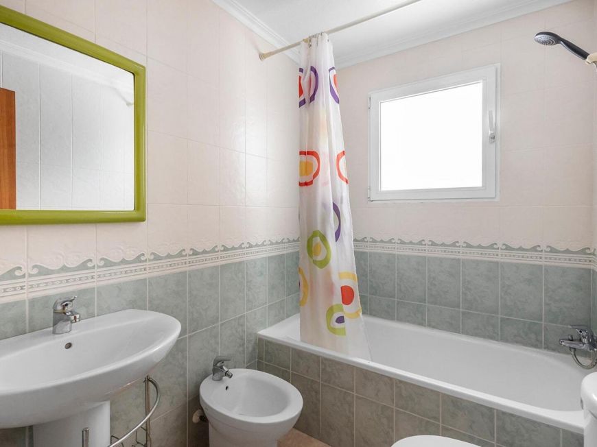 Španělsko Opportunity in the center of Torrevieja with 3 bedrooms and 2 bathrooms