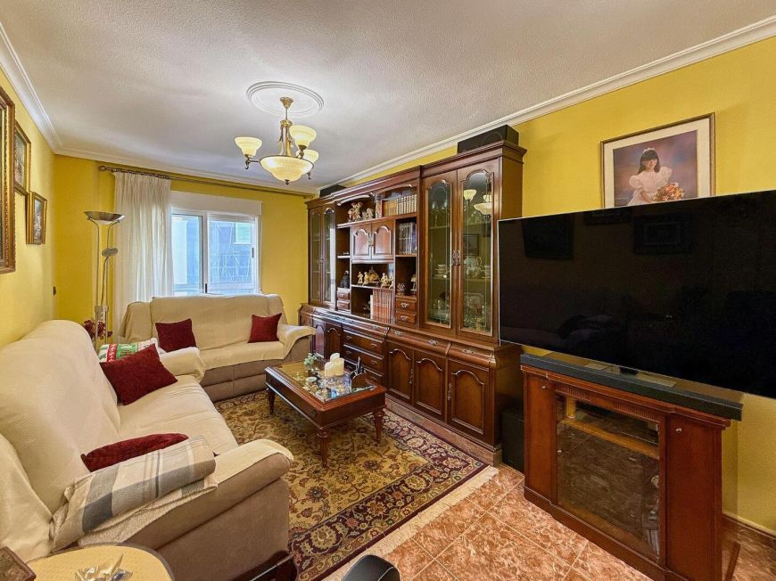 Испания Fantastic 2-bedroom, 2-bathroom apartment just 200 meters from Playa del Cura – Torrevieja