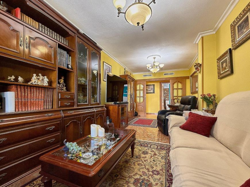 Испания Fantastic 2-bedroom, 2-bathroom apartment just 200 meters from Playa del Cura – Torrevieja