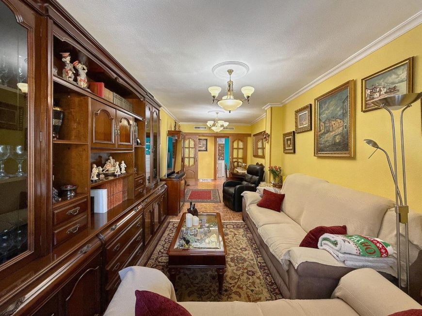 Испания Fantastic 2-bedroom, 2-bathroom apartment just 200 meters from Playa del Cura – Torrevieja