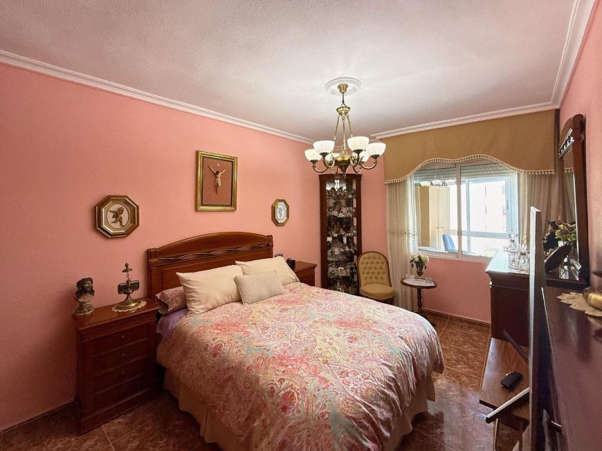 Испания Fantastic 2-bedroom, 2-bathroom apartment just 200 meters from Playa del Cura – Torrevieja