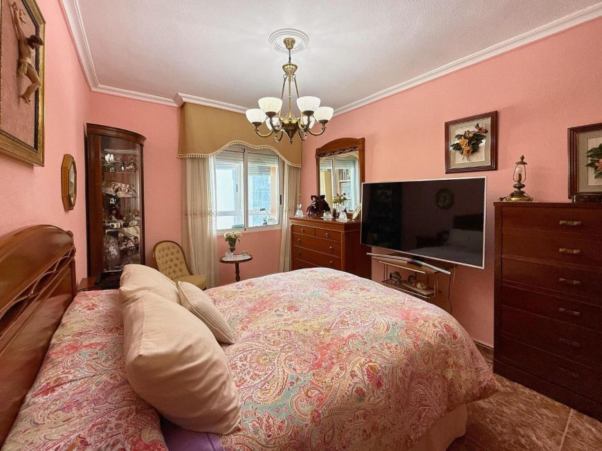 Испания Fantastic 2-bedroom, 2-bathroom apartment just 200 meters from Playa del Cura – Torrevieja