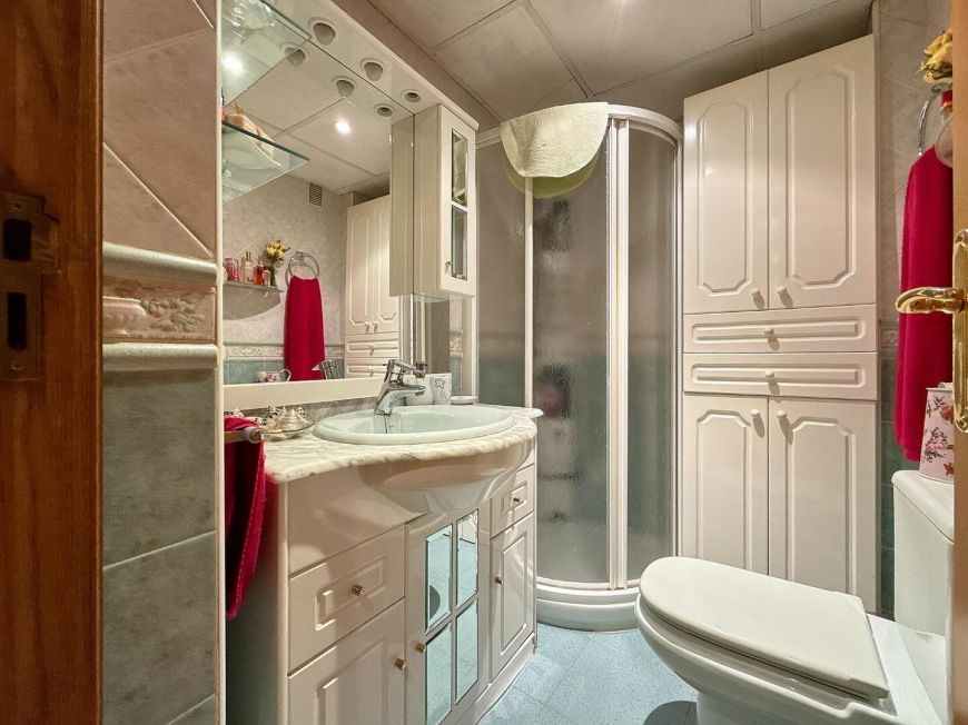 Испания Fantastic 2-bedroom, 2-bathroom apartment just 200 meters from Playa del Cura – Torrevieja