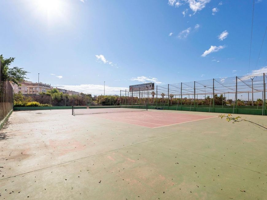 Espanha Bungalow Opportunity in Parque de las Naciones