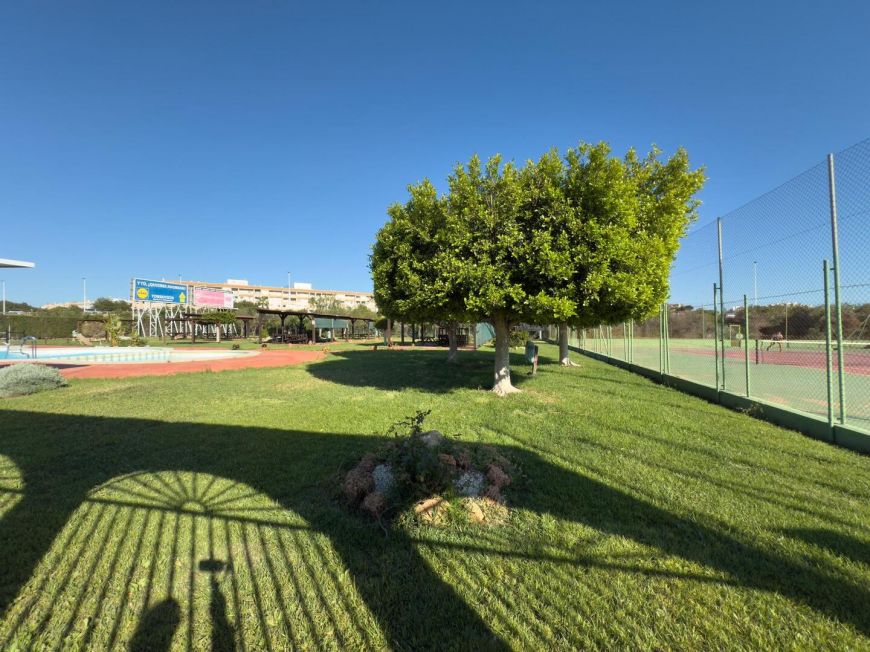 Espanha Bungalow Opportunity in Parque de las Naciones