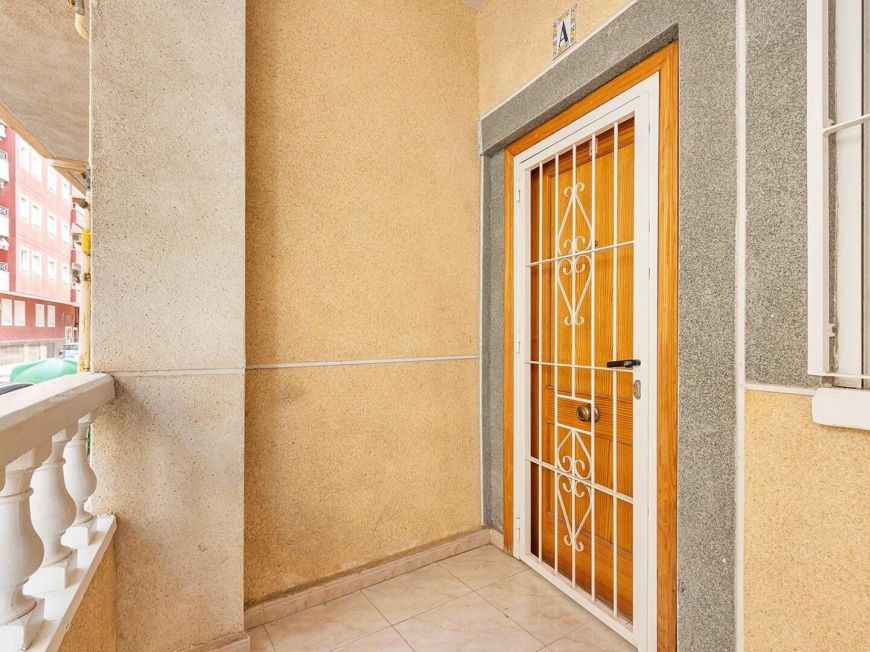 Španělsko Opportunity for a ground floor apartment with 2 bedrooms, a bathroom and a toilet in Playa del Cura