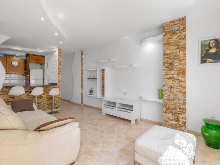 Španělsko Fabulous 2 bedroom + 1 bathroom apartment + pool in Parque de las Naciones