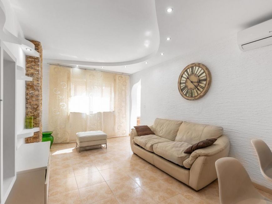 Španělsko Fabulous 2 bedroom + 1 bathroom apartment + pool in Parque de las Naciones