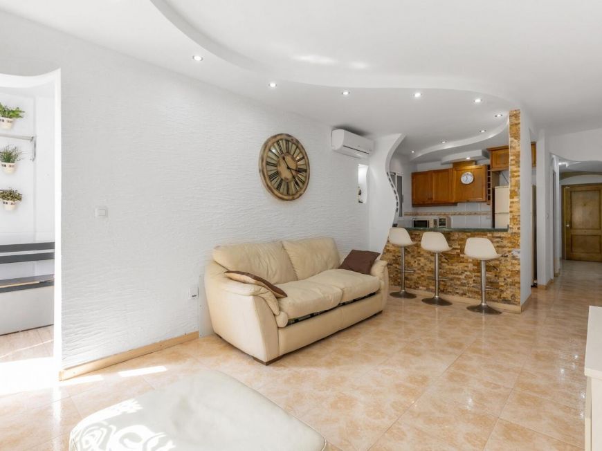 Španělsko Fabulous 2 bedroom + 1 bathroom apartment + pool in Parque de las Naciones