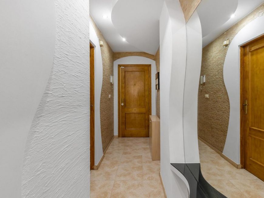 Španělsko Fabulous 2 bedroom + 1 bathroom apartment + pool in Parque de las Naciones