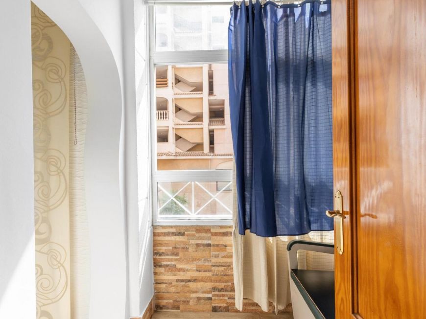 Španělsko Fabulous 2 bedroom + 1 bathroom apartment + pool in Parque de las Naciones