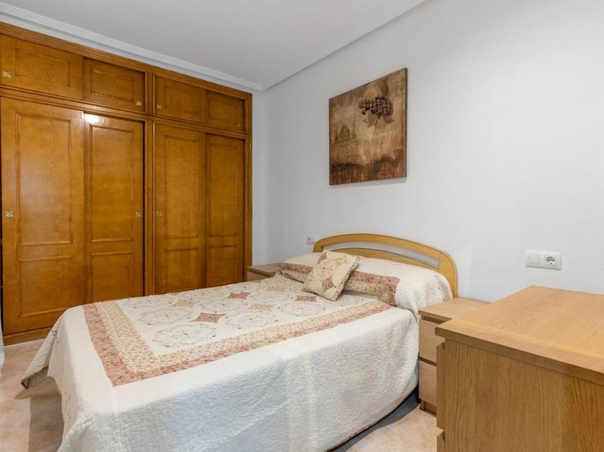 Španělsko Fabulous 2 bedroom + 1 bathroom apartment + pool in Parque de las Naciones