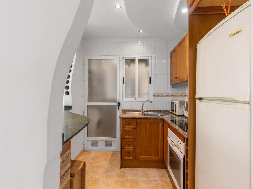 Španělsko Fabulous 2 bedroom + 1 bathroom apartment + pool in Parque de las Naciones