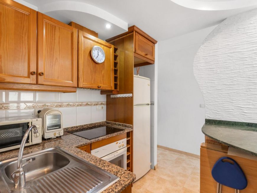 Španělsko Fabulous 2 bedroom + 1 bathroom apartment + pool in Parque de las Naciones