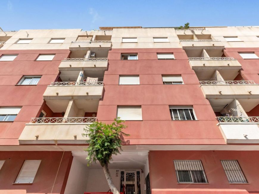 Španělsko Fabulous 2 bedroom + 1 bathroom apartment + pool in Parque de las Naciones