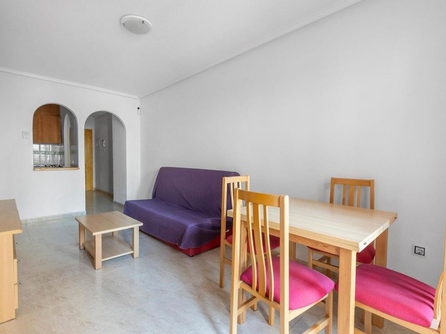 Španělsko Two bedroom opportunity with pool