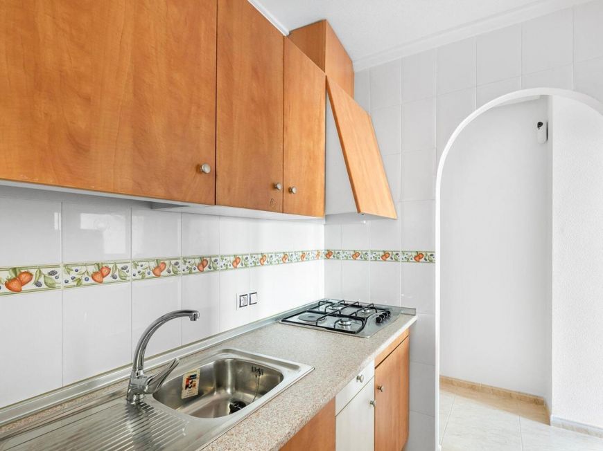 Španělsko Two bedroom opportunity with pool