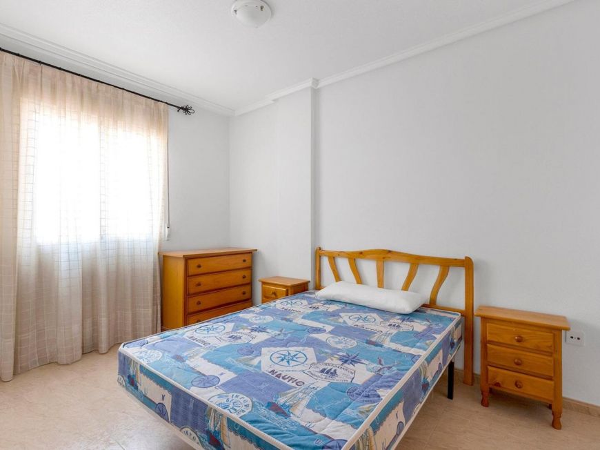 Španělsko Two bedroom opportunity with pool