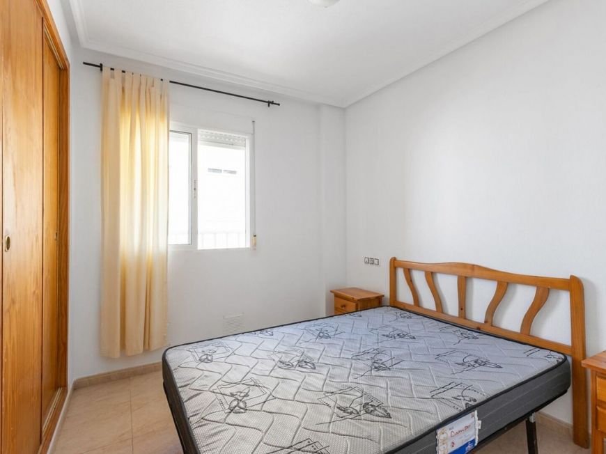 Španělsko Opportunity for two central bedrooms