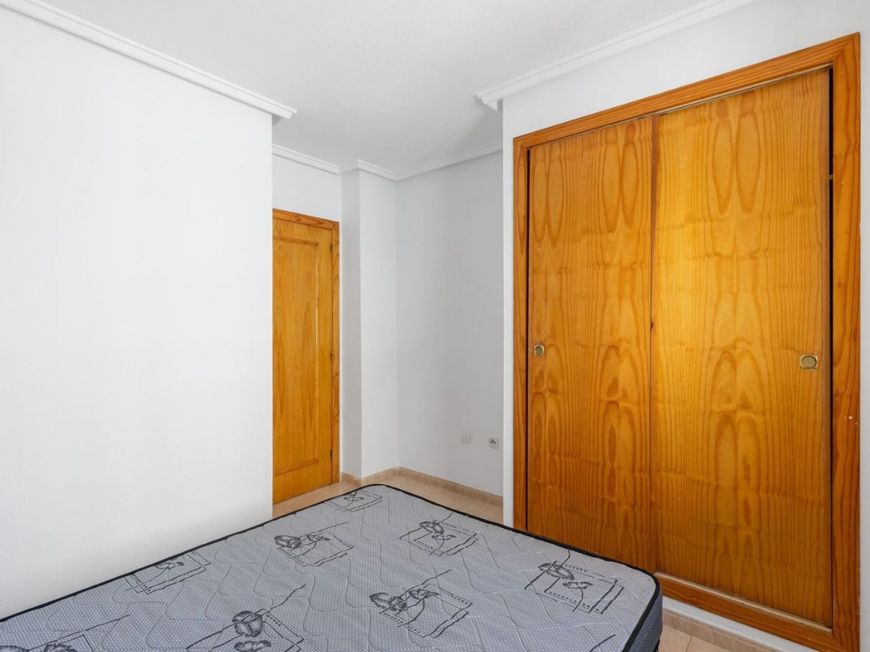 Španělsko Opportunity for two central bedrooms