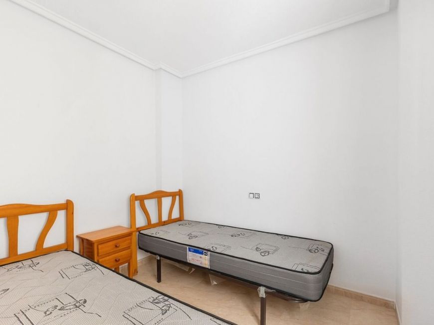 Španělsko Opportunity for two central bedrooms