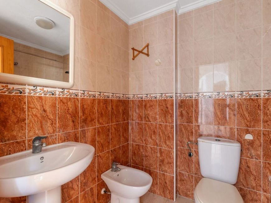 Španělsko Opportunity for two central bedrooms