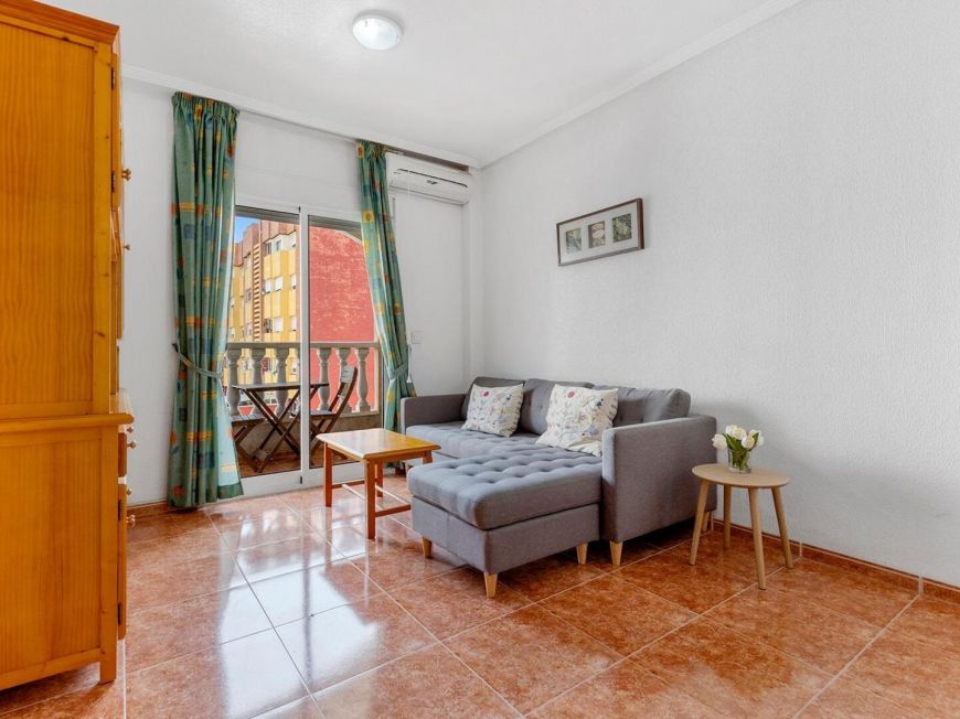 Испания 2 bedroom opportunity with pool