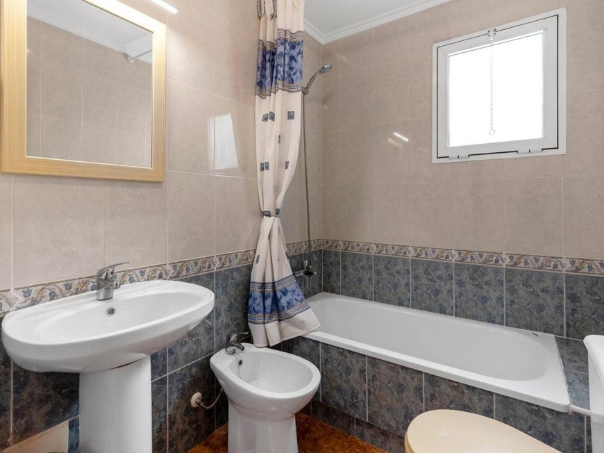 Испания 2 bedroom opportunity with pool