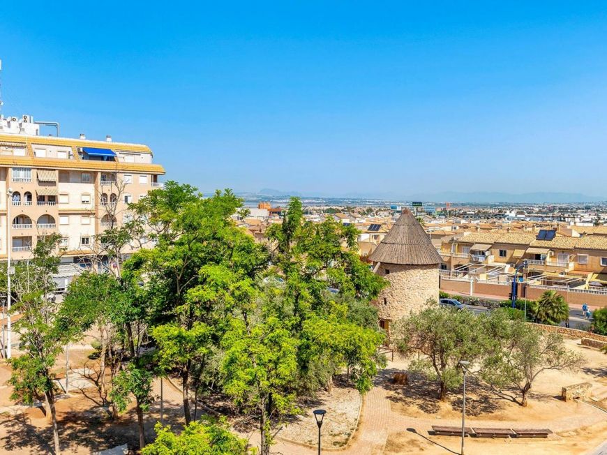 Espagne Opportunité pour un appartement d'une chambre avec piscine et vue dégagée