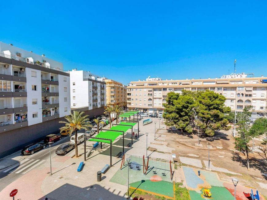 Espagne Opportunité pour un appartement d'une chambre avec piscine et vue dégagée