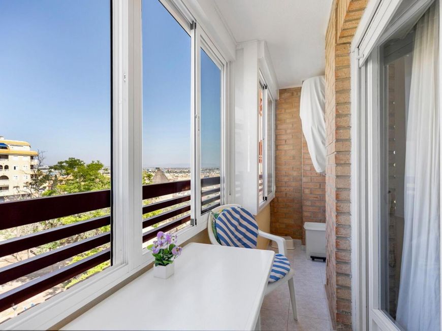 Espagne Opportunité pour un appartement d'une chambre avec piscine et vue dégagée