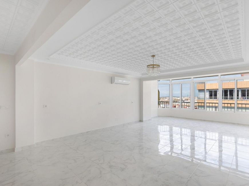 Espanha RENOVATED OPPORTUNITY WITH SEA VIEWS