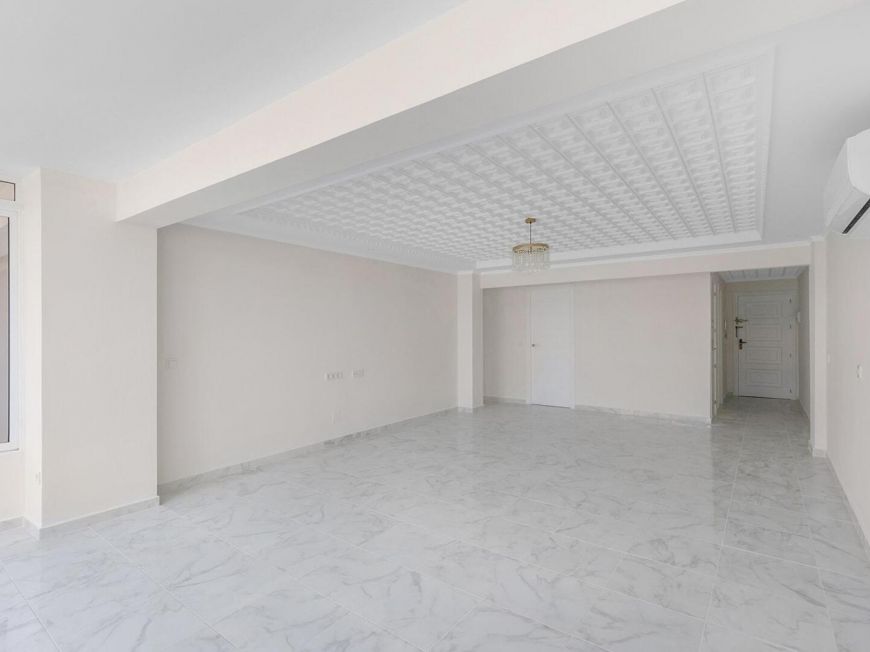 Espanha RENOVATED OPPORTUNITY WITH SEA VIEWS