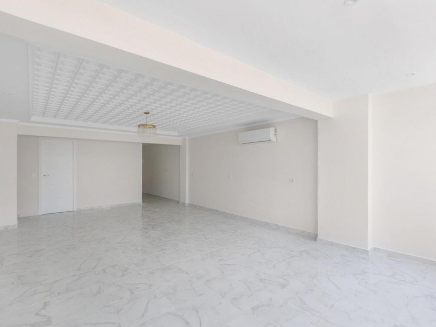 Espanha RENOVATED OPPORTUNITY WITH SEA VIEWS