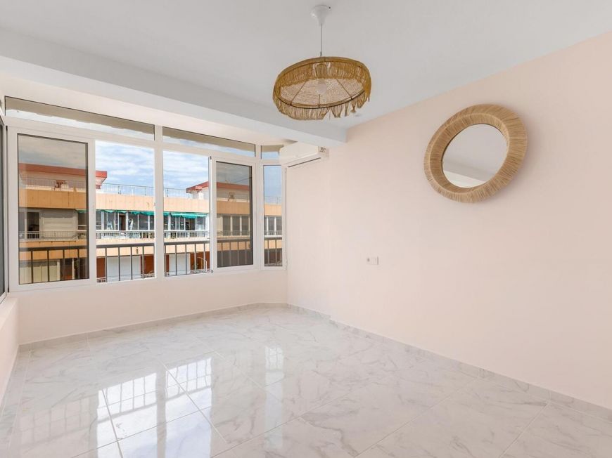 Espanha RENOVATED OPPORTUNITY WITH SEA VIEWS