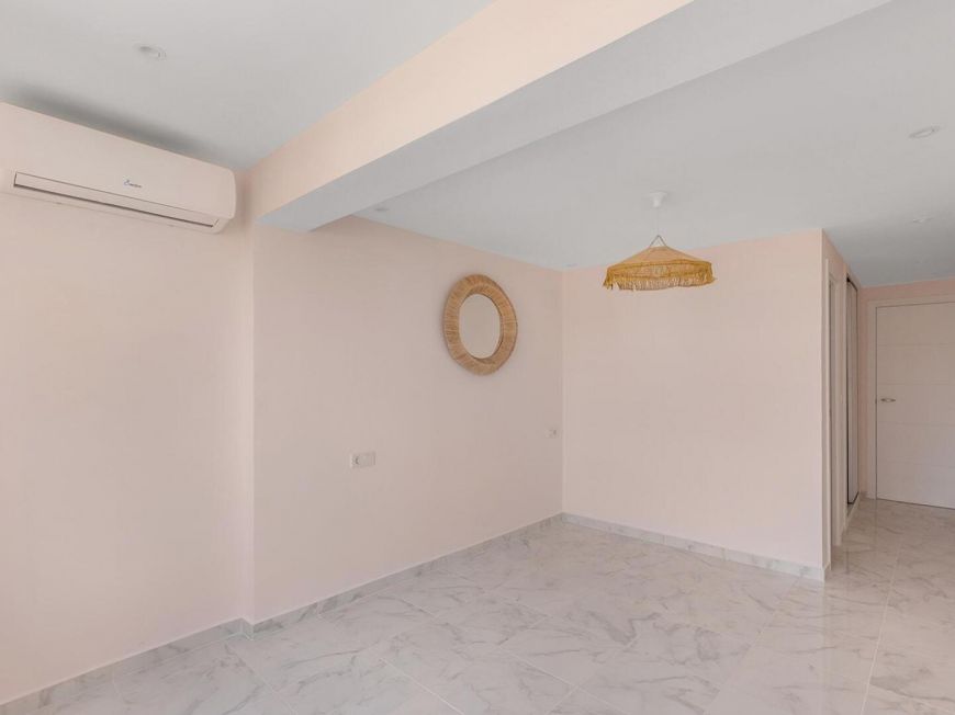 Espanha RENOVATED OPPORTUNITY WITH SEA VIEWS