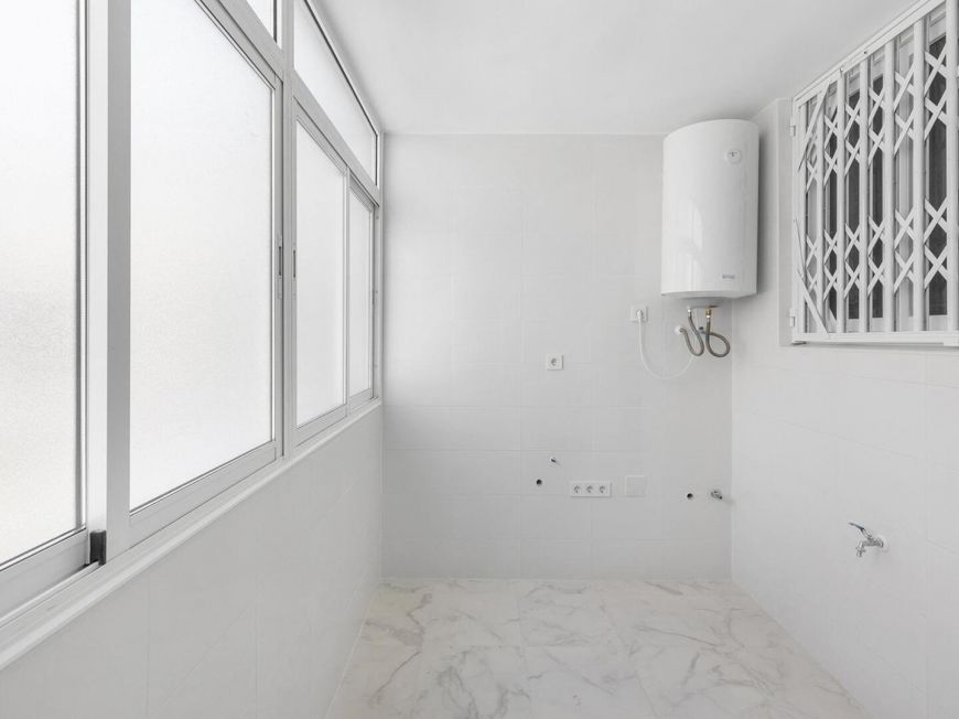 Espanha RENOVATED OPPORTUNITY WITH SEA VIEWS